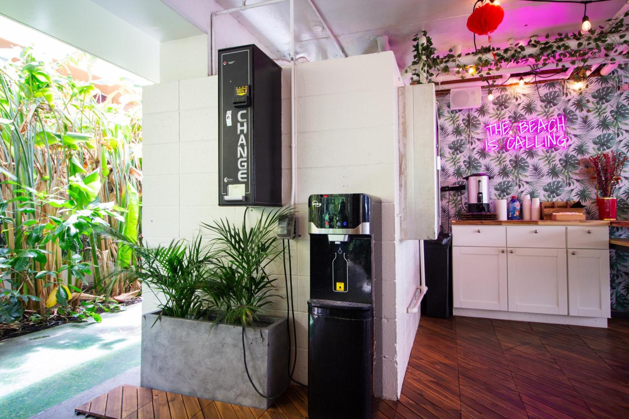 Waikiki Beachside Hostel Honolulu Kültér fotó